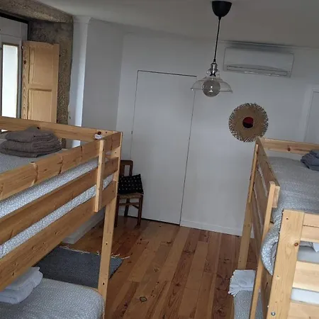 Quarto Privado Com Beliches E Wc - 4 Camas - Lagarto Pintado Casa N'aldeia * Castelo Novo