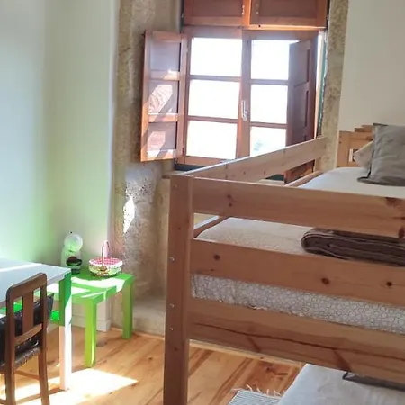 Pensión Quarto Privado Com Beliches E Wc - 4 Camas - Lagarto Pintado Casa N'aldeia Castelo Novo