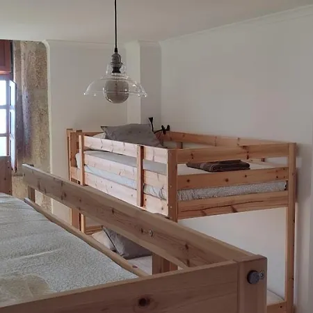 Quarto Privado Com Beliches E Wc - 4 Camas - Lagarto Pintado Casa N'aldeia * Castelo Novo