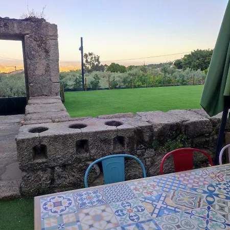 Quarto Privado Com Beliches E Wc - 4 Camas - Lagarto Pintado Casa N'aldeia * Castelo Novo