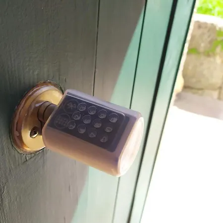 Pensión Quarto Privado Com Beliches E Wc - 4 Camas - Lagarto Pintado Casa N'aldeia