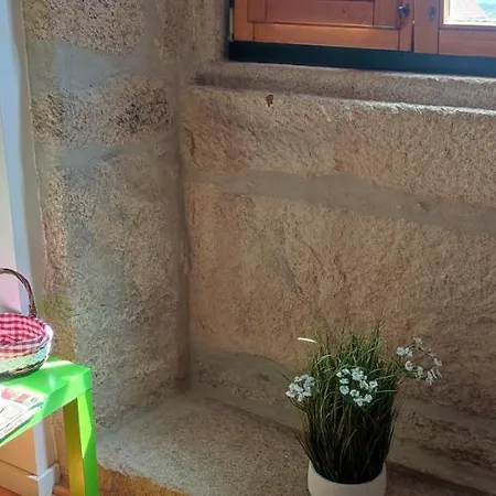 Quarto Privado Com Beliches E Wc - 4 Camas - Lagarto Pintado Casa N'aldeia * Castelo Novo